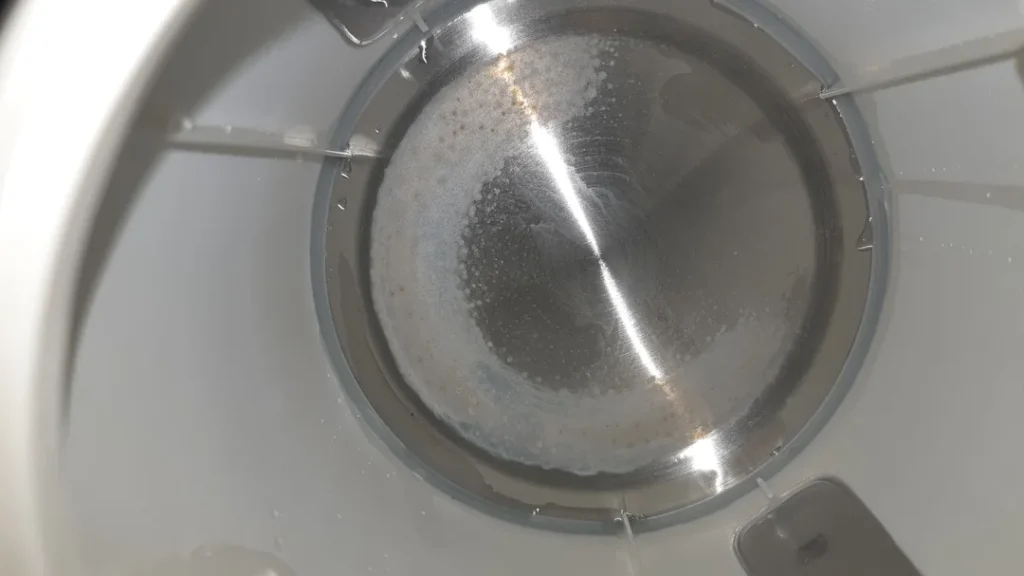 Kettle interior with scale buildup